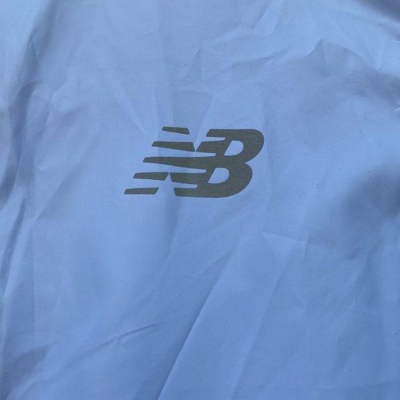 Periwinkle blue New Balance windbreaker women’s large - Picture 2 of 4